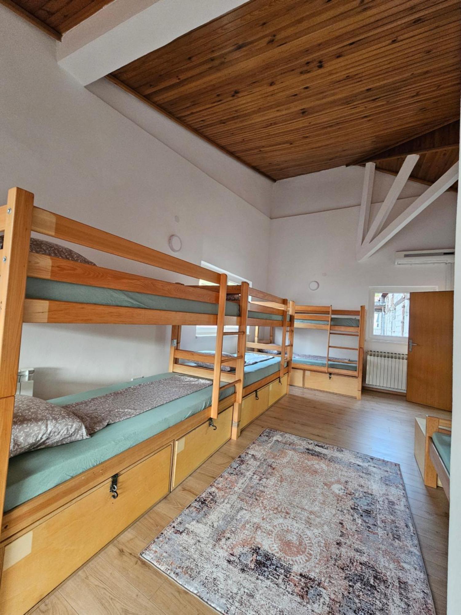 Leopold Chillout Hostel Sarajevo Ngoại thất bức ảnh
