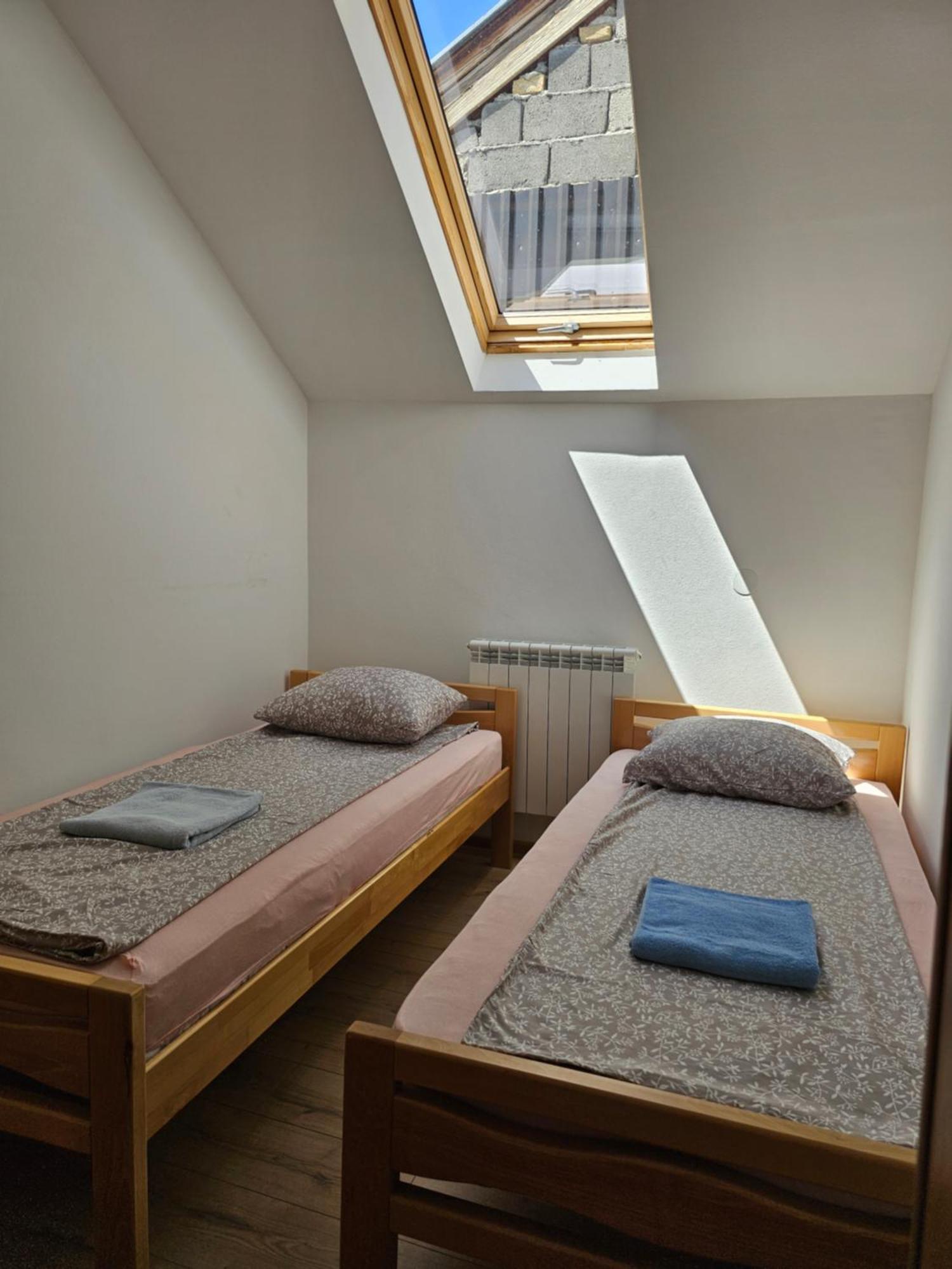 Leopold Chillout Hostel Sarajevo Ngoại thất bức ảnh
