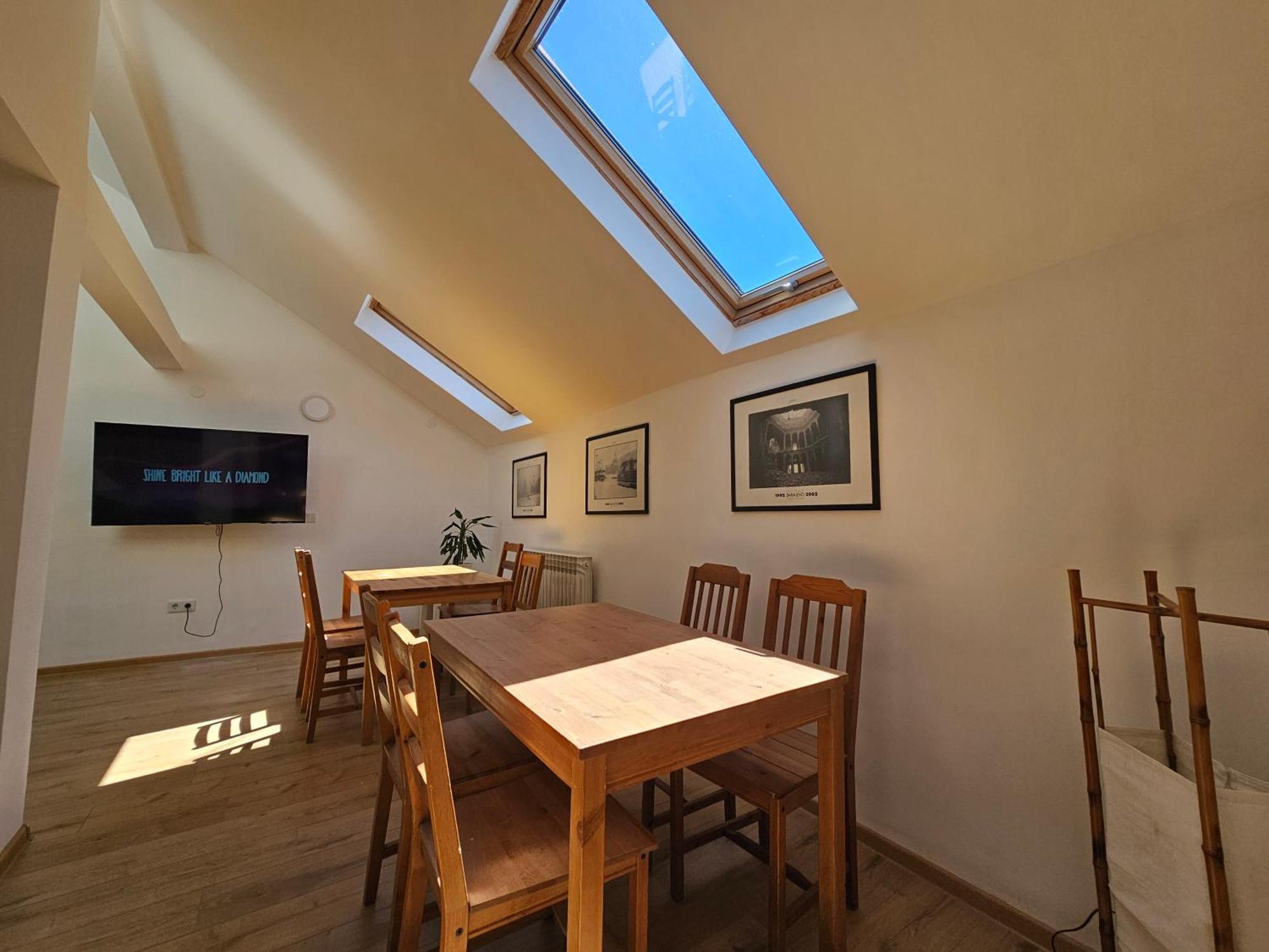 Leopold Chillout Hostel Sarajevo Ngoại thất bức ảnh