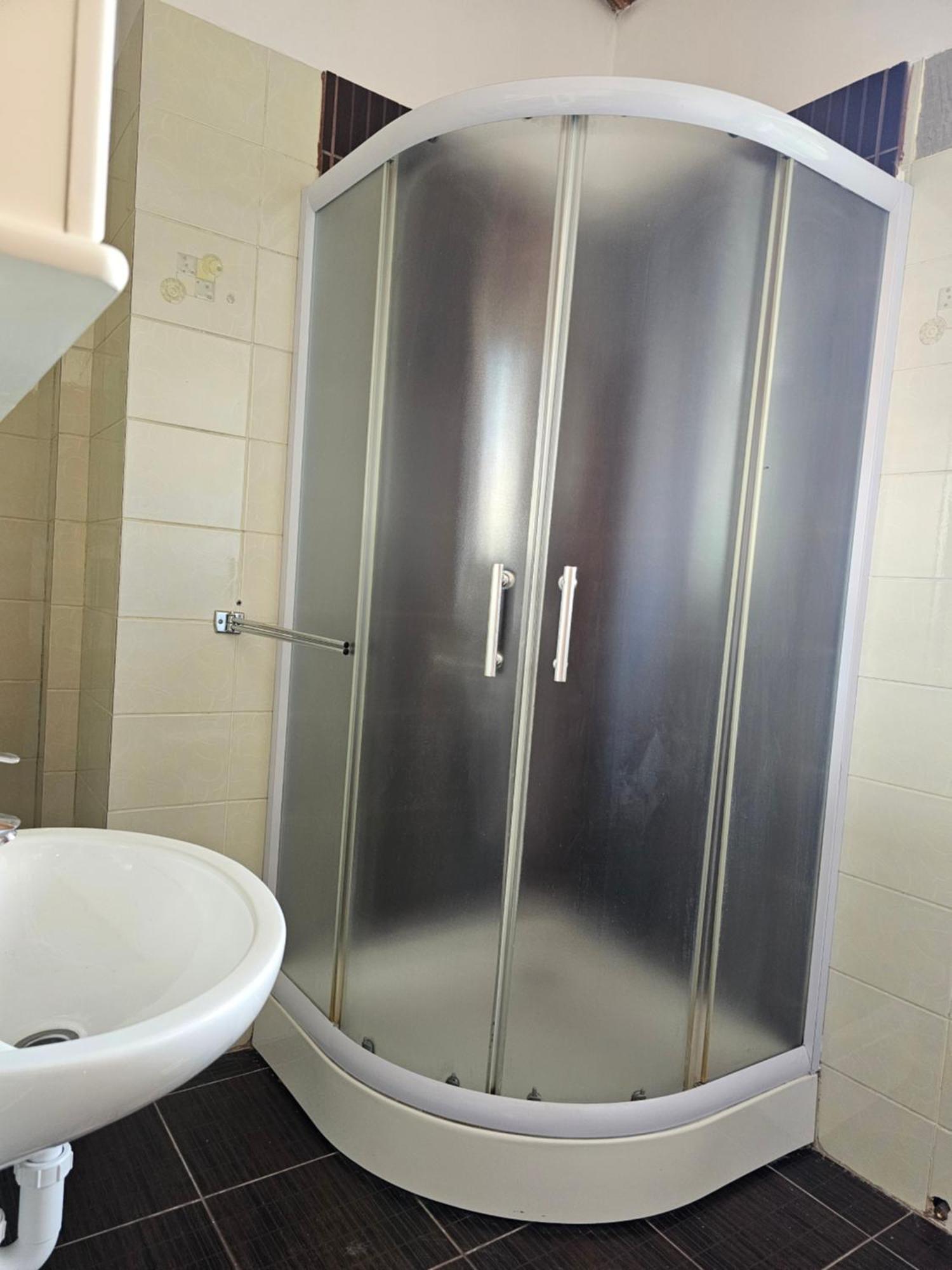 Leopold Chillout Hostel Sarajevo Ngoại thất bức ảnh